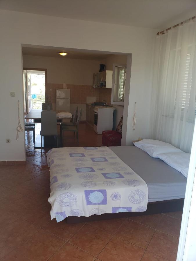 Apartmani Ciklic Dobropoljana Exterior foto